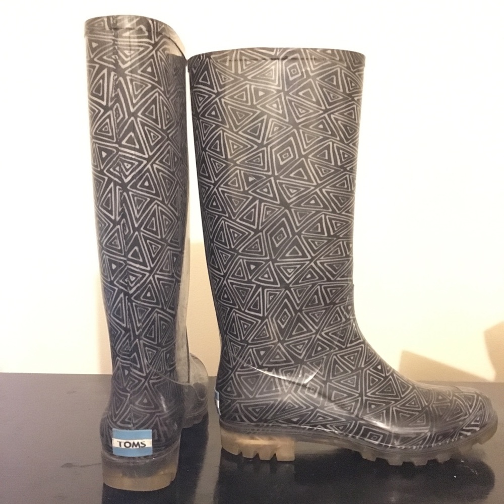 TOMS rain boots